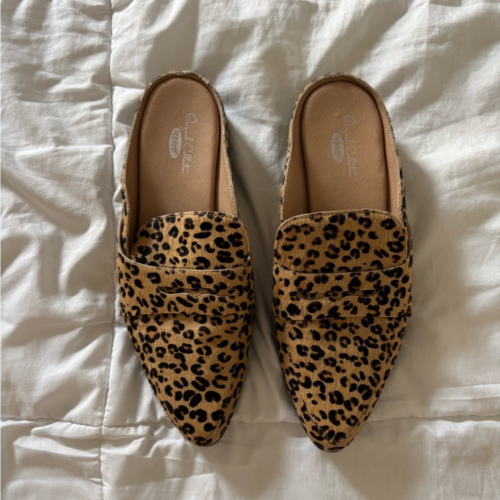 Dr. Scholls tan and Black Flats Sleek Loafers